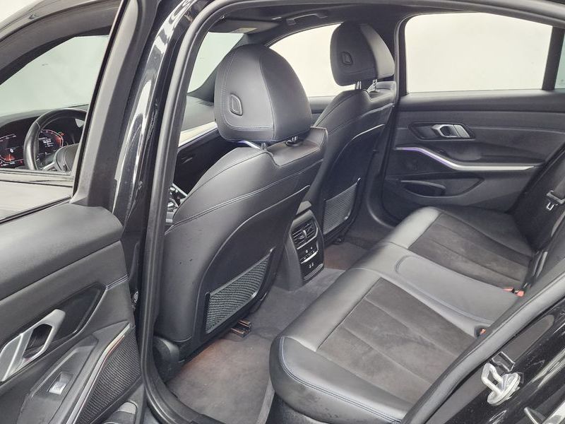 2022 BMW 3 Series 320d M Sport photo 26