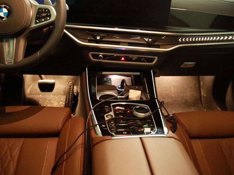 2026 BMW X5 xDrive 40d M Sport Online Exclusive Editon photo 9