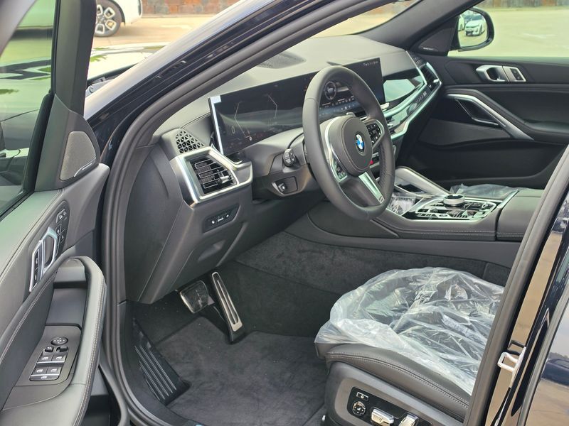 2026 BMW X6 xDrive40i M Sport photo 8