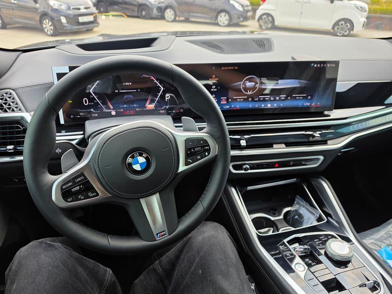 2026 BMW X6 xDrive40i M Sport photo 11