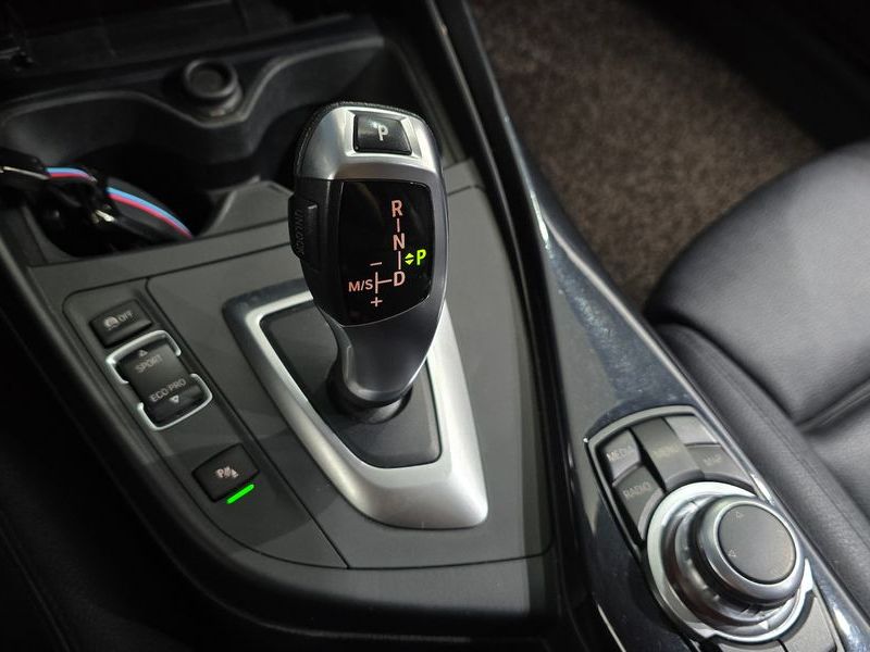 2013 BMW 1 Series 120d Sport Pack1 5Dr photo 9