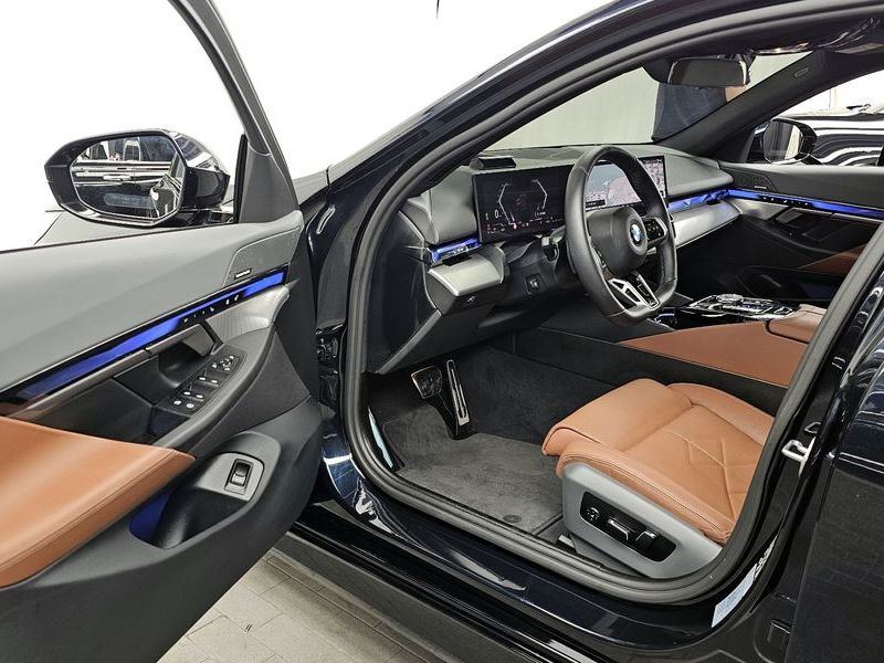 2024 BMW 5 Series 530i xDrive M Sport photo 10