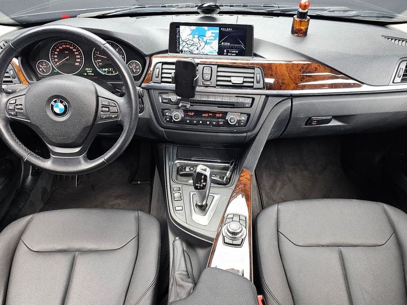 2013 BMW 3 Series 320d photo 7