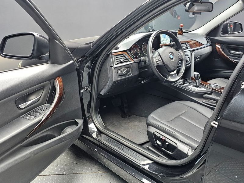 2013 BMW 3 Series 320d photo 10