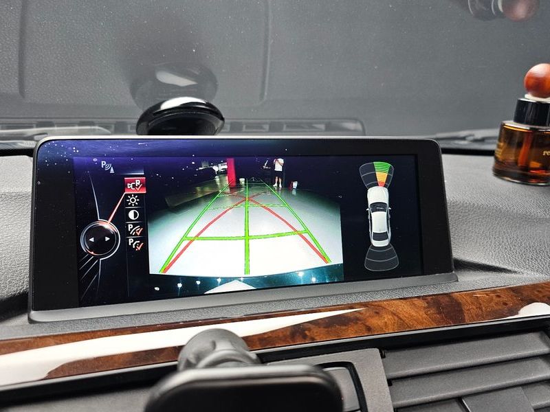 2013 BMW 3 Series 320d photo 14