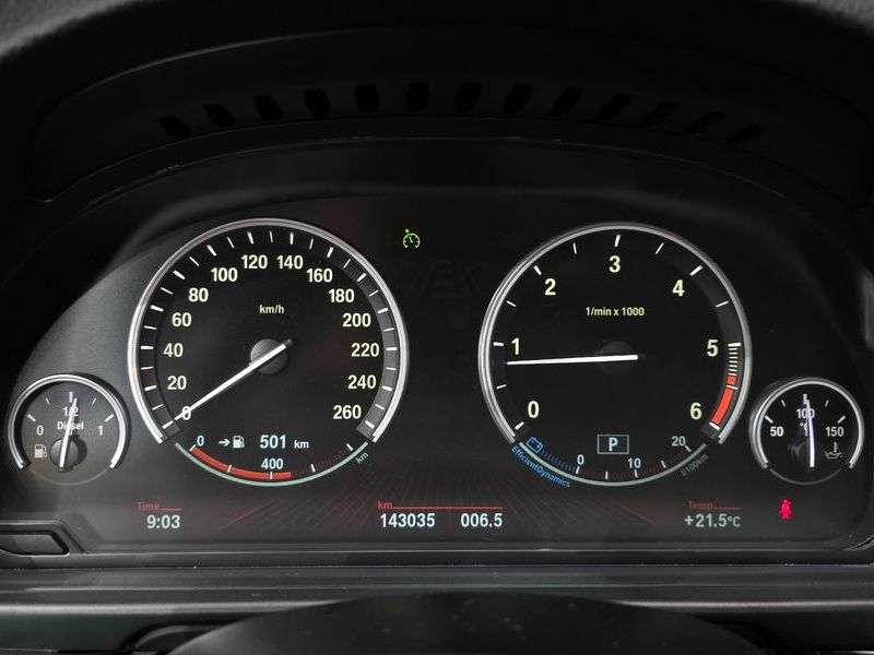 2012 BMW 5 Series 520d photo 8