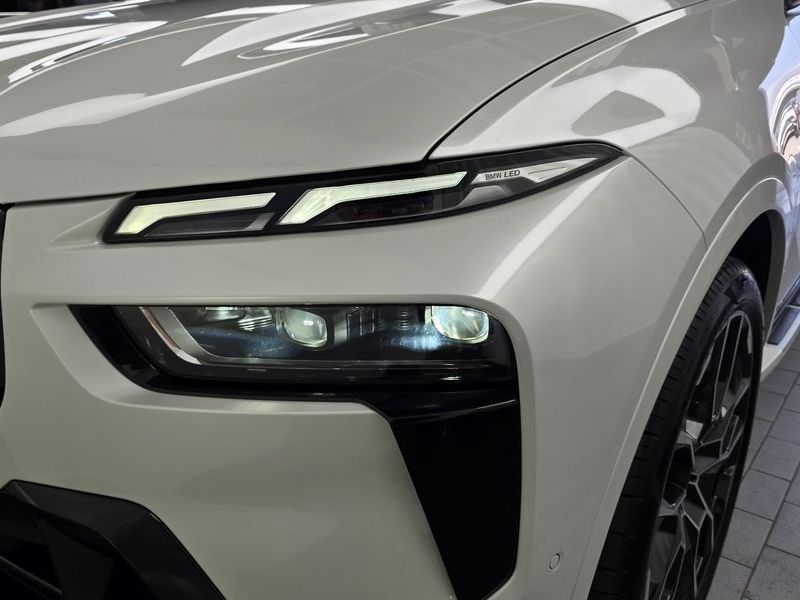 2025 BMW X7 xDrive 40i M Sport 7STR photo 22