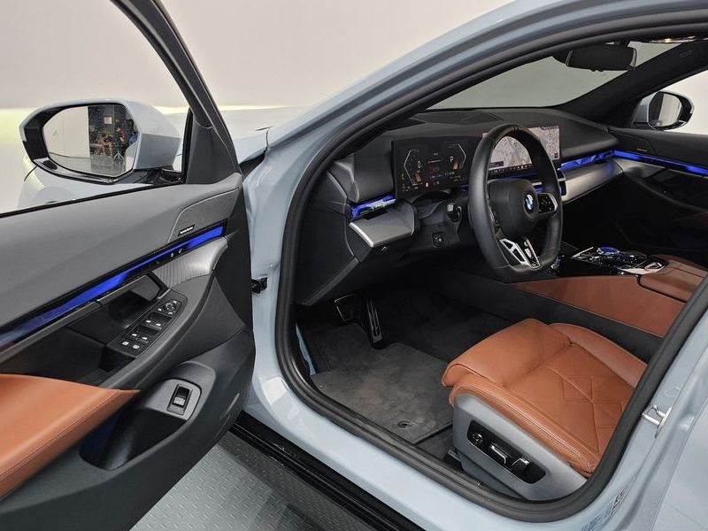 2024 BMW 5 Series 530i xDrive M Sport photo 10