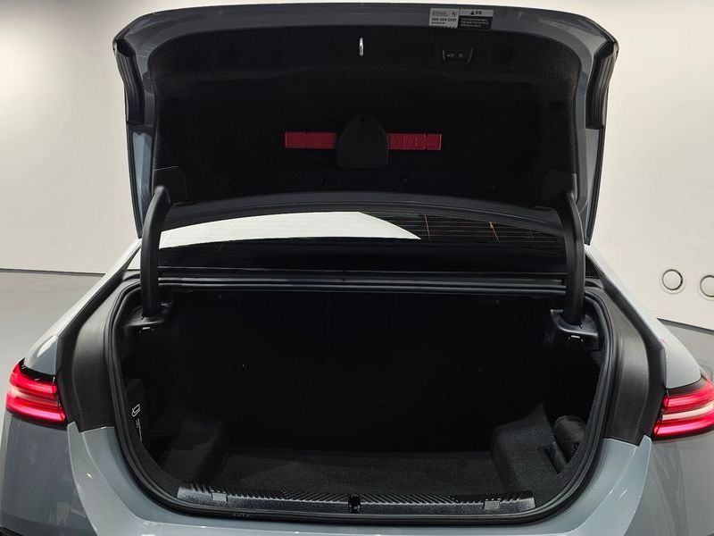 2024 BMW 5 Series 530i xDrive M Sport photo 18