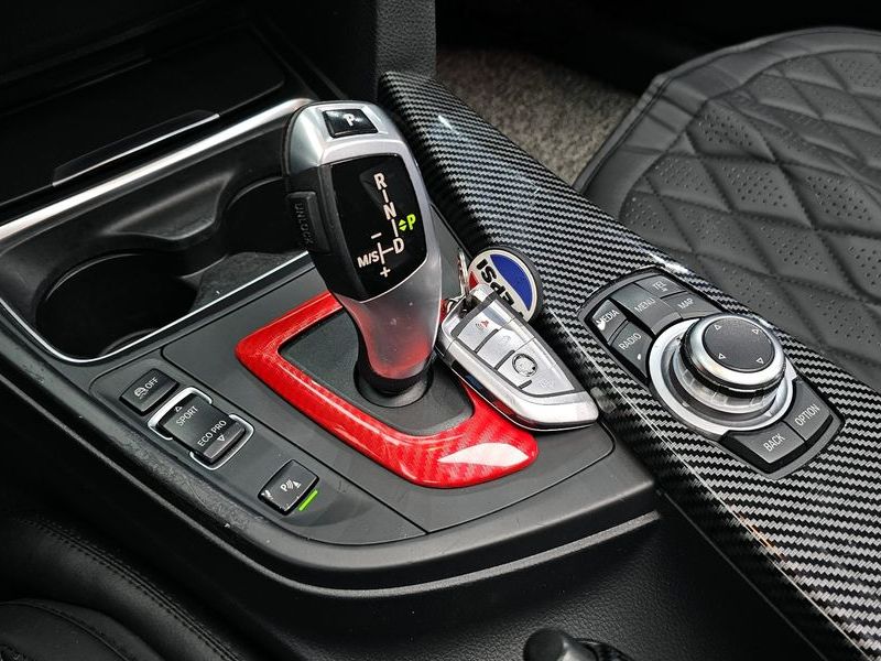 2013 BMW 3 Series 320d ED Edition photo 9