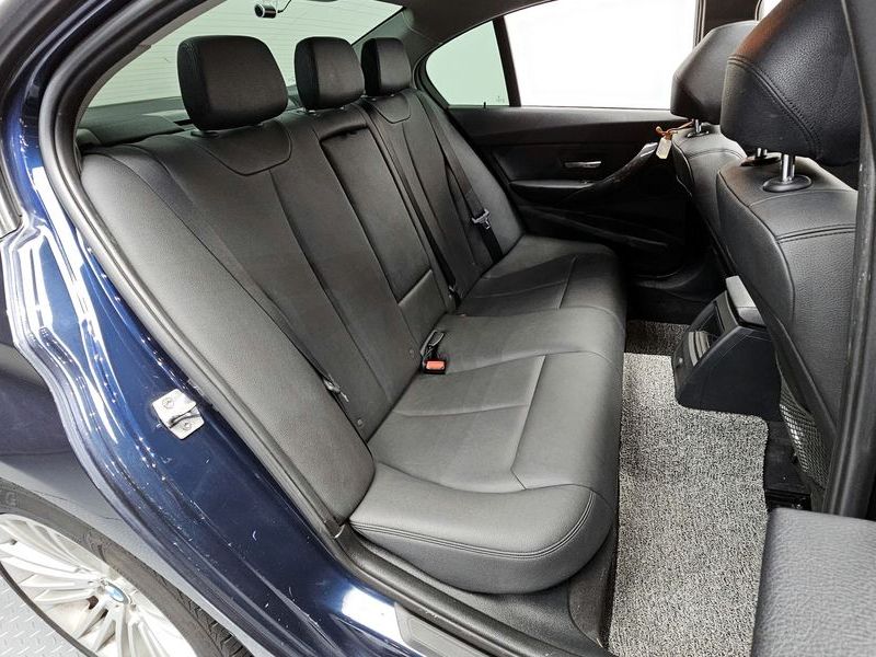 2013 BMW 3 Series 320d ED Edition photo 11