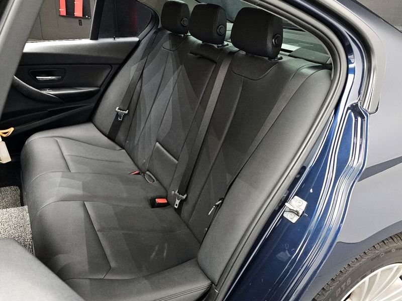 2013 BMW 3 Series 320d ED Edition photo 13