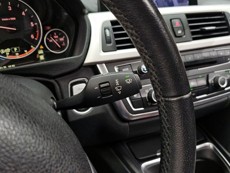 2013 BMW 3 Series 320d ED Edition photo 17