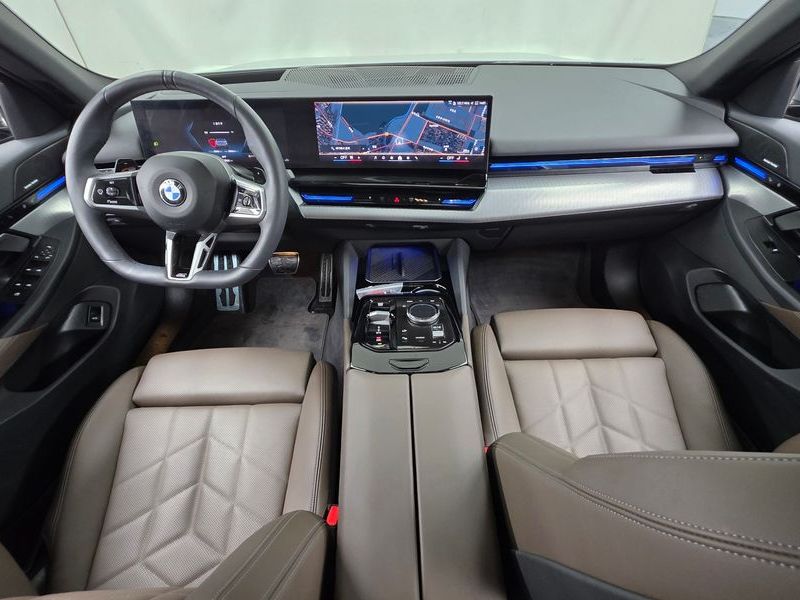 2024 BMW 5 Series 520i M Sport photo 7