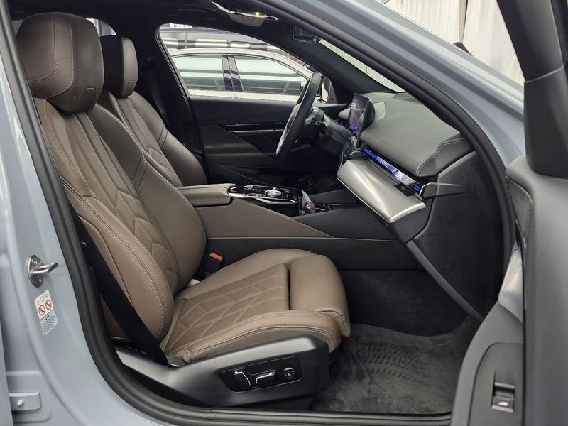 2024 BMW 5 Series 520i M Sport photo 11