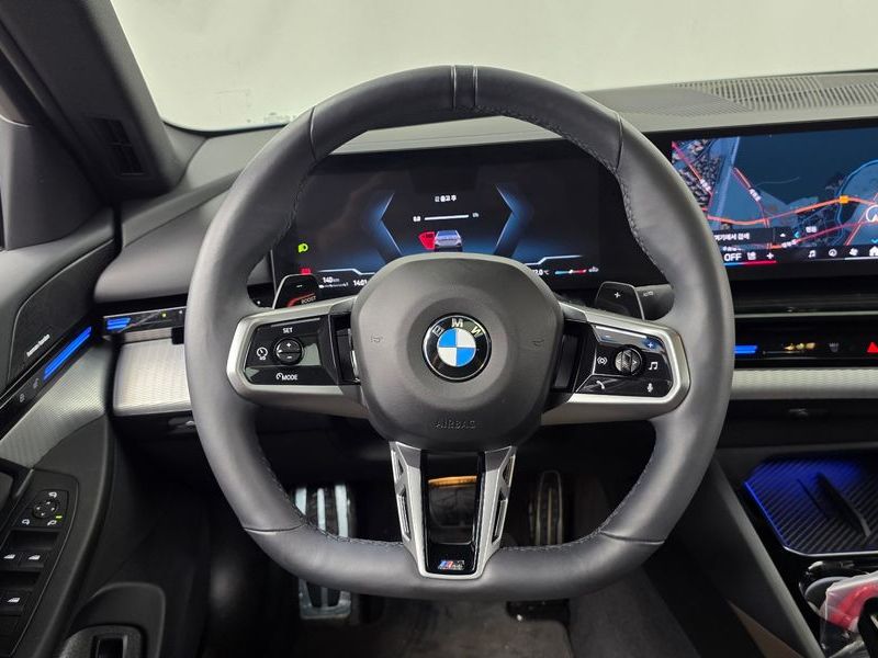 2024 BMW 5 Series 520i M Sport photo 13
