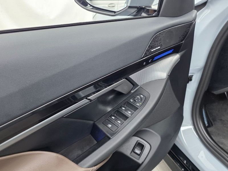 2024 BMW 5 Series 520i M Sport photo 30