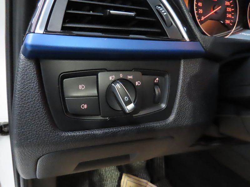 2012 BMW 3 Series 320d photo 16