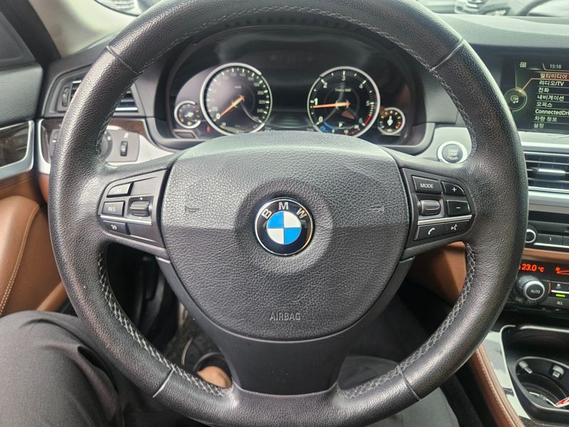 2013 BMW 5 Series 520d photo 7