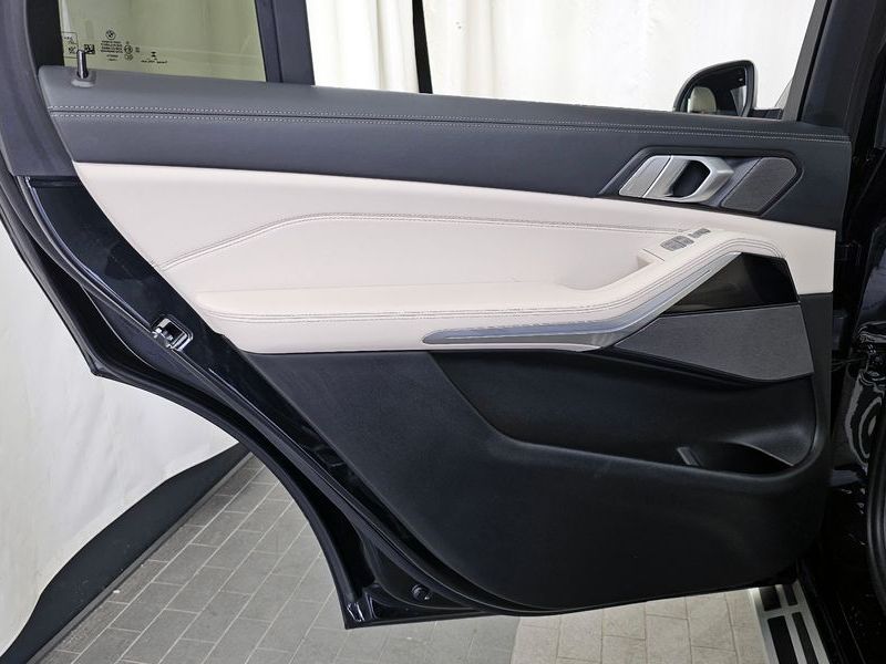 2024 BMW X7 xDrive 40i M Sport 6STR photo 25
