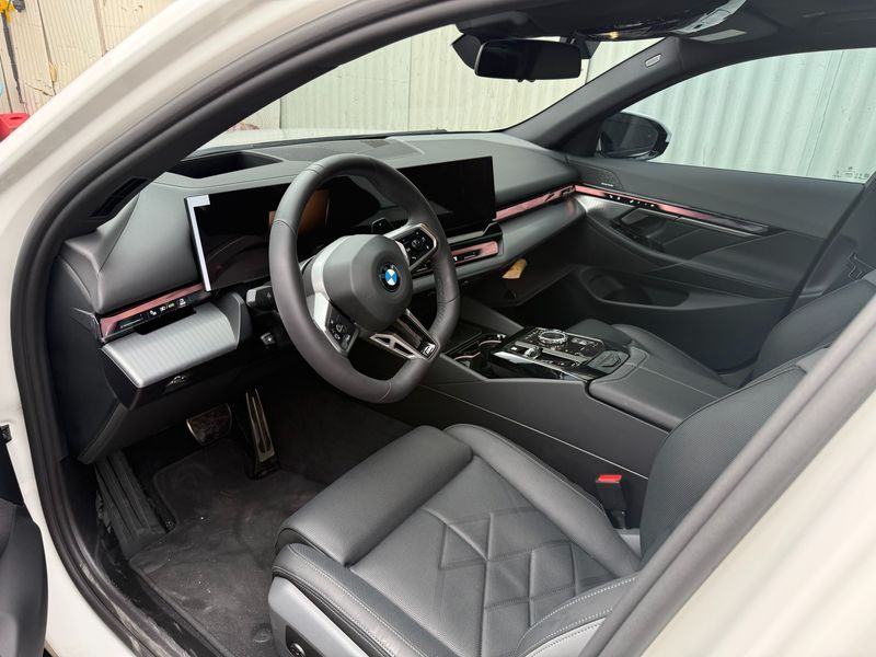 2026 BMW 5 Series 530i xDrive M Sport photo 8