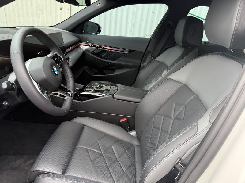 2026 BMW 5 Series 530i xDrive M Sport photo 12