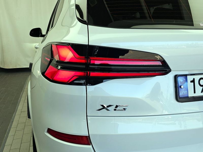 2024 BMW X5 xDrive 40i M Sport photo 23