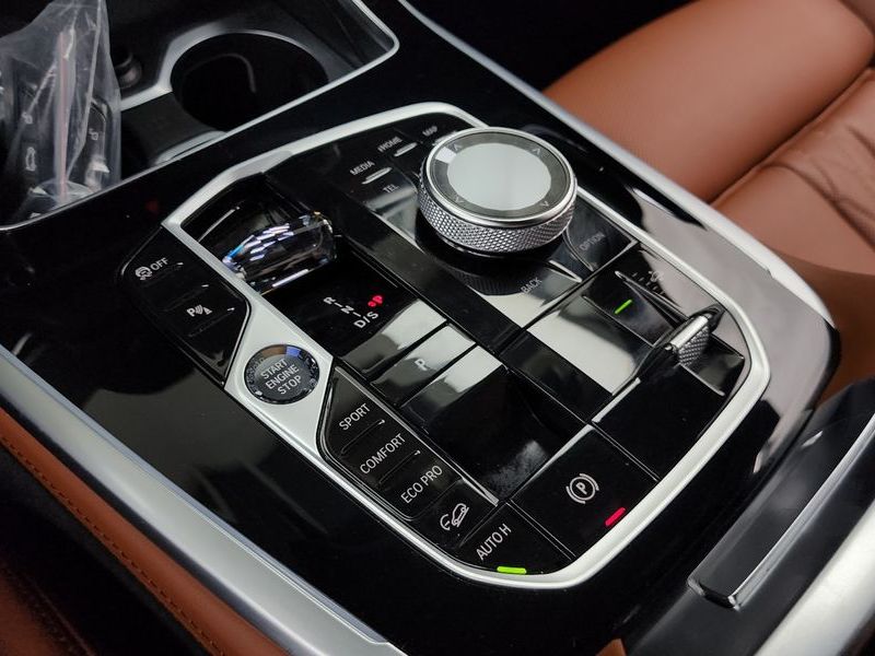 2024 BMW X7 xDrive 40i M Sport 7STR photo 9