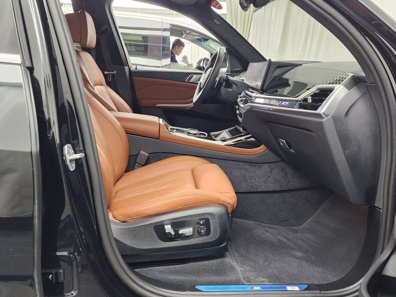 2024 BMW X7 xDrive 40i M Sport 7STR photo 11
