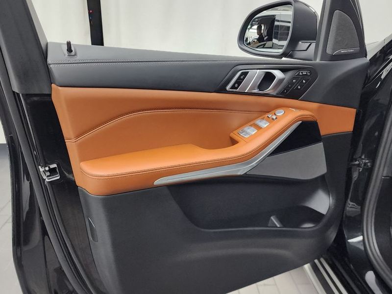 2024 BMW X7 xDrive 40i M Sport 7STR photo 24