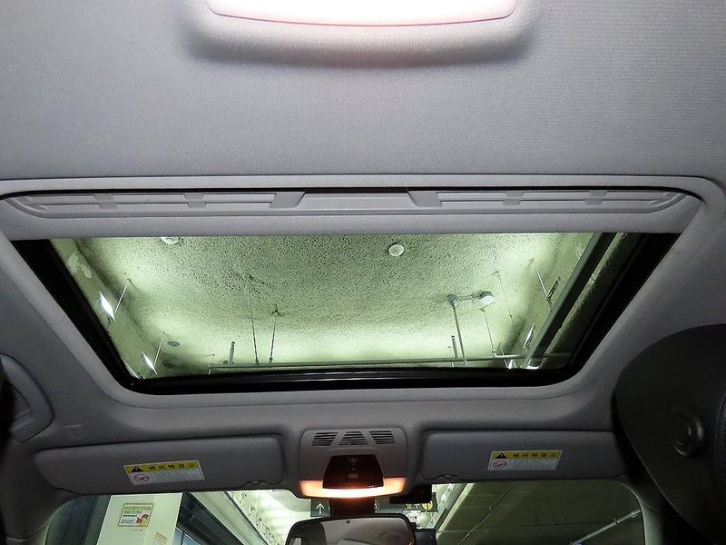 2012 BMW 3 Series 320d photo 17