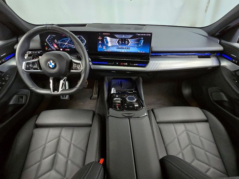 2024 BMW 5 Series 520i M Sport photo 7