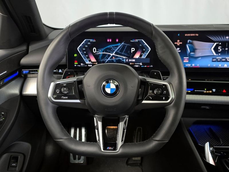 2024 BMW 5 Series 520i M Sport photo 13