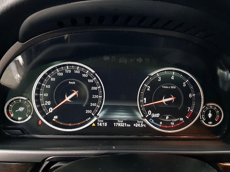 2013 BMW 5 Series 528i xDrive photo 7