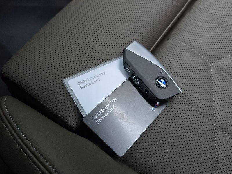 2026 BMW 5 Series 523d xDrive M Sport photo 16