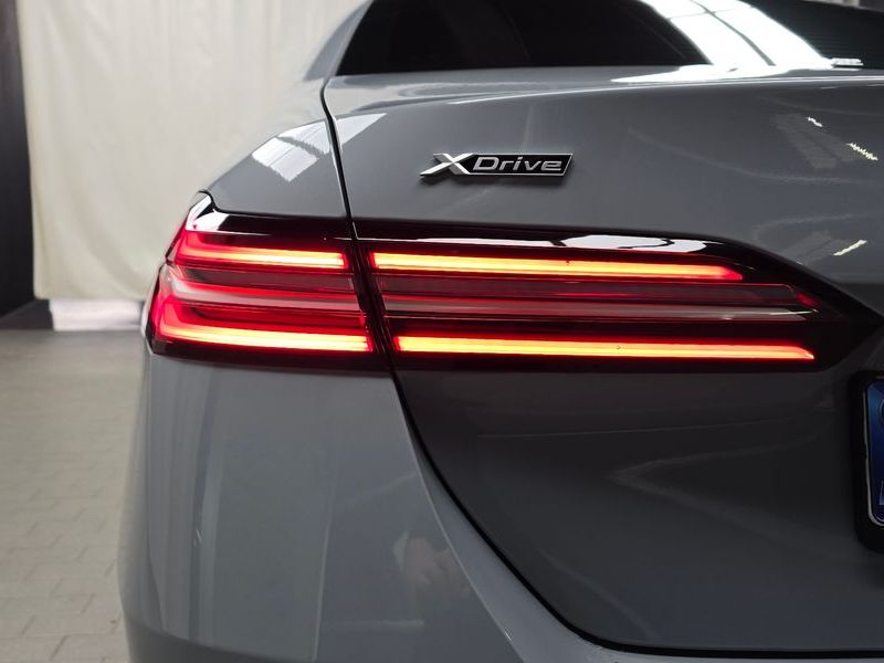 2026 BMW 5 Series 523d xDrive M Sport photo 23