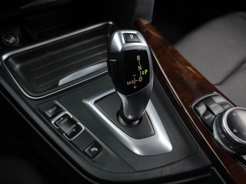 2014 BMW 3 Series 320d photo 9