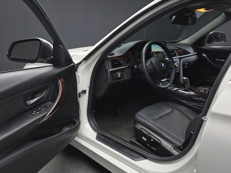 2014 BMW 3 Series 320d photo 10