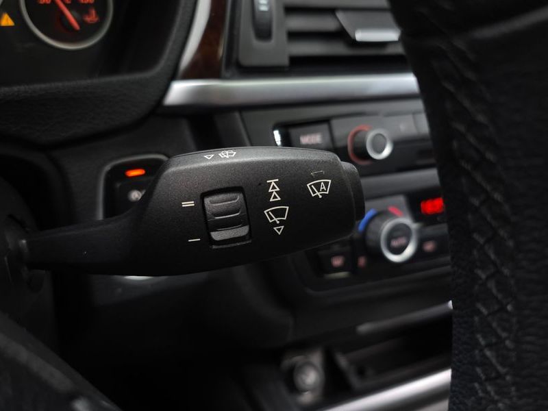 2014 BMW 3 Series 320d photo 16