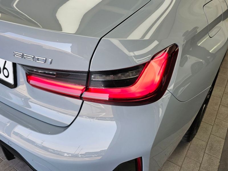 2024 BMW 3 Series 320i M Sport photo 23