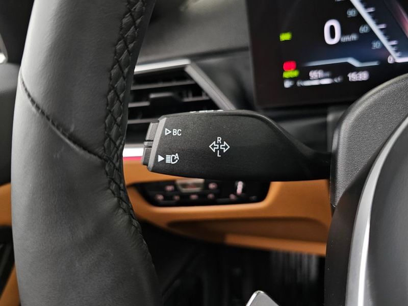 2024 BMW 3 Series 320i M Sport photo 28