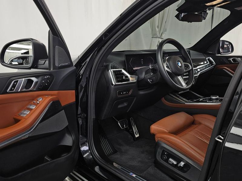 2025 BMW X7 xDrive 40d M Sport 7 STR photo 10