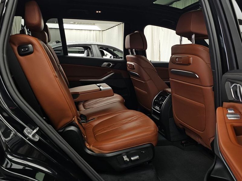 2025 BMW X7 xDrive 40d M Sport 7 STR photo 12