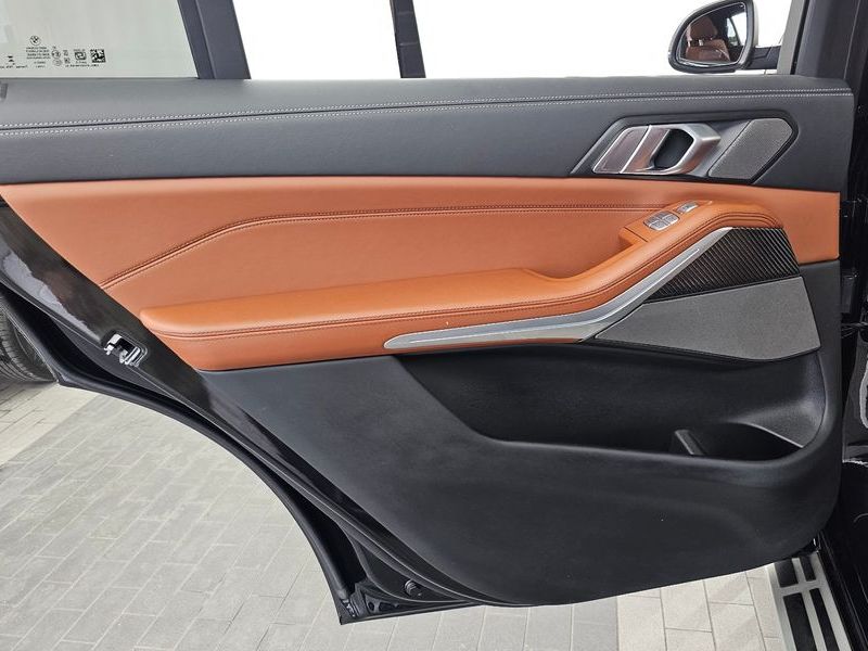 2025 BMW X7 xDrive 40d M Sport 7 STR photo 25