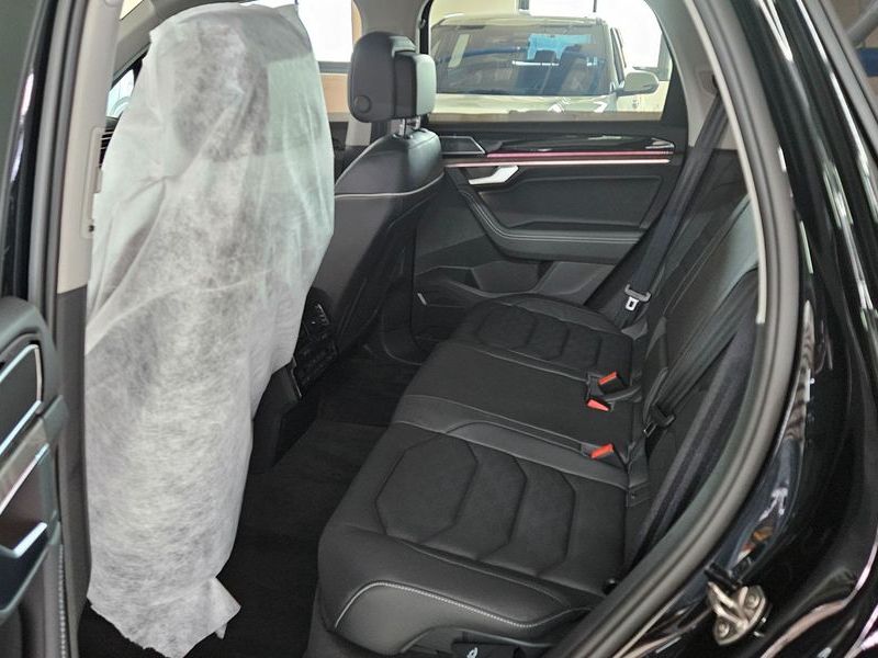 2026 Volkswagen Touareg 3.0 TDI Prestige photo 7