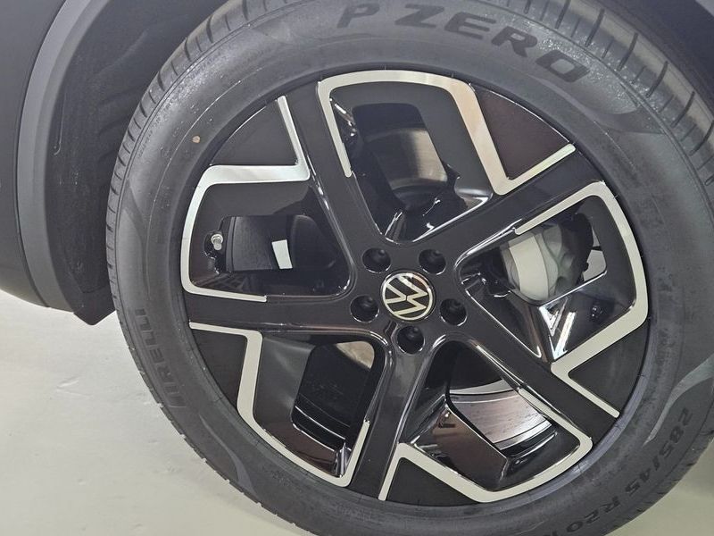 2026 Volkswagen Touareg 3.0 TDI Prestige photo 9