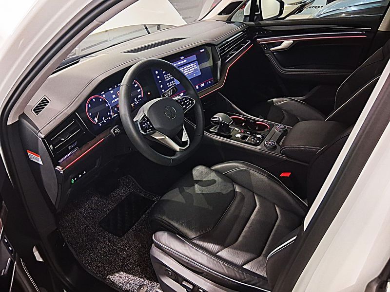 2024 Volkswagen Touareg 3.0 TDI Prestige photo 11