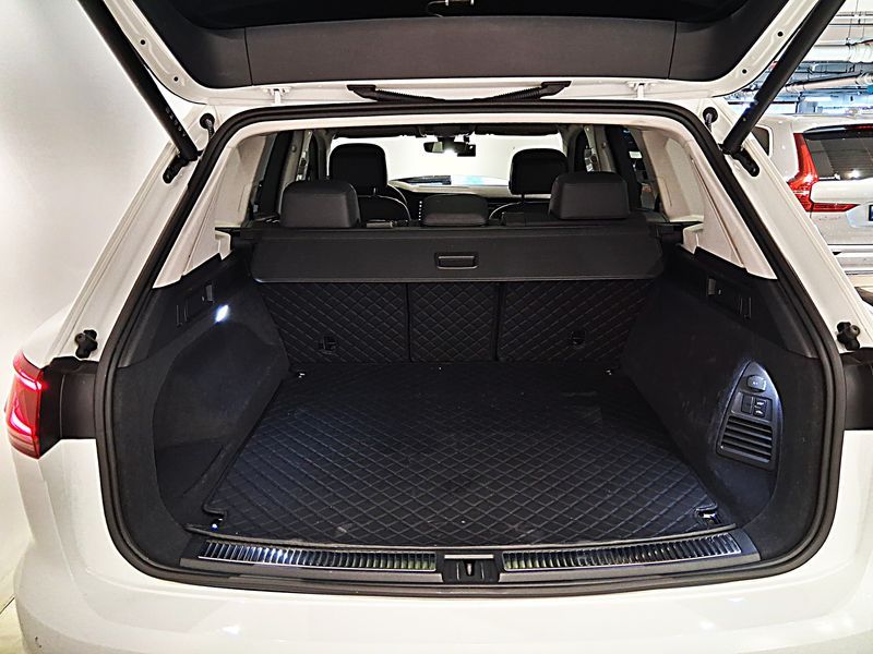 2024 Volkswagen Touareg 3.0 TDI Prestige photo 13