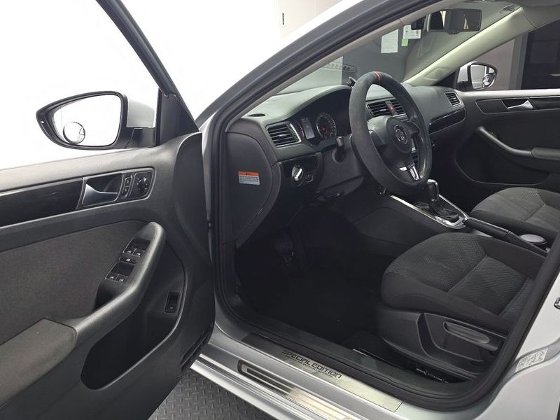 2012 Volkswagen Jetta 1.6 TDI Blue Motion 6th photo 10