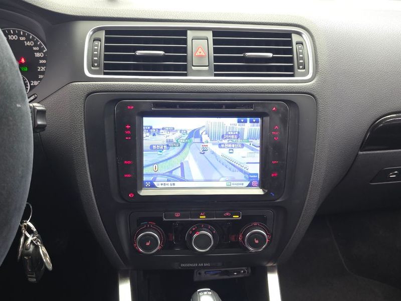 2012 Volkswagen Jetta 1.6 TDI Blue Motion 6th photo 14